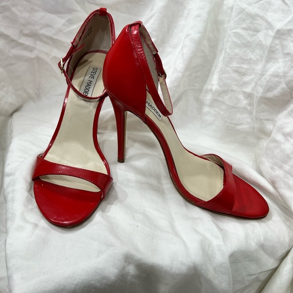 STEVE MADDEN HEEL WITH ANKLE STRIPS BEAUTIFUL RED SHOE. SEXY AND STUNNIN⦠- Picture 3 of 15